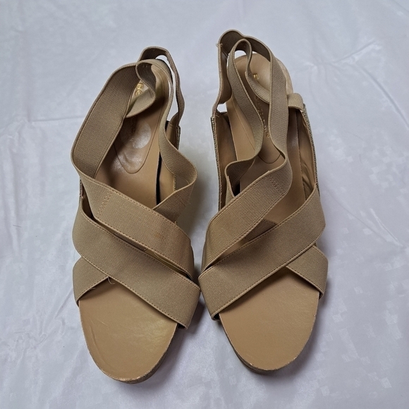 đť…şBCBGGENERATION Strapy wedges sandals - Picture 7 of 13